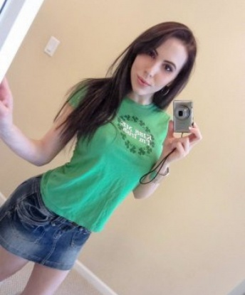 Сексапильная блондинка с аппетитной фигурой ждет тебя для воплощения твоих самых смелых фантазий в реальность. Со мной тебе не будет скучно, обещаю! 15577, 1998 лет